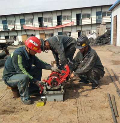 機電安裝公司檸條塔項目部完成井下南翼輔運大巷壓風自救及供水施救系統工程