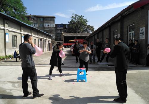 設備租賃中心迎“雙節”活動樂嗨了