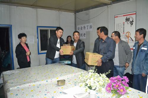 機電安裝公司領導“雙節”走基層慰問情暖人心