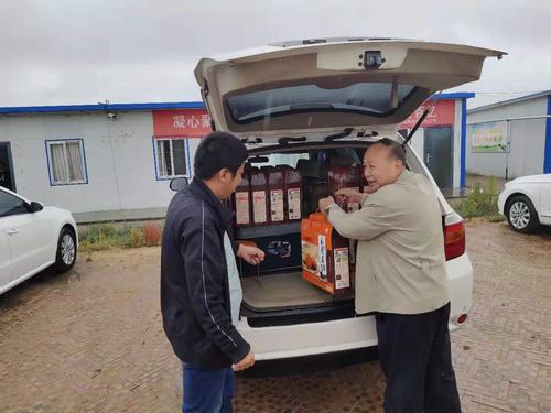 陜煤建設掘進公司“雙節”前慰問一線職工