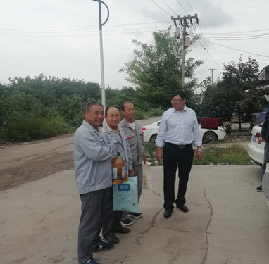 陜煤建設天工公司中秋佳節忙奮戰 慰問聚餐暖人心