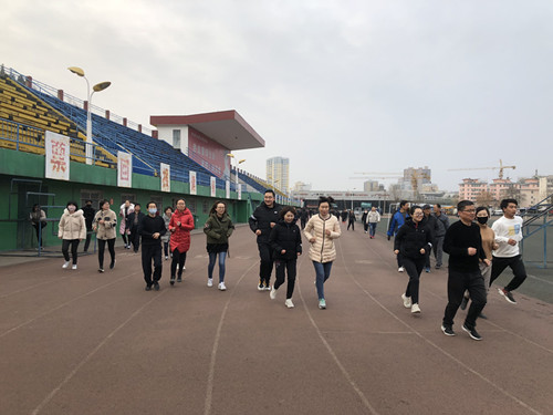 陜煤建設(shè)機(jī)電安裝公司舉辦2019年職工冬季越野賽