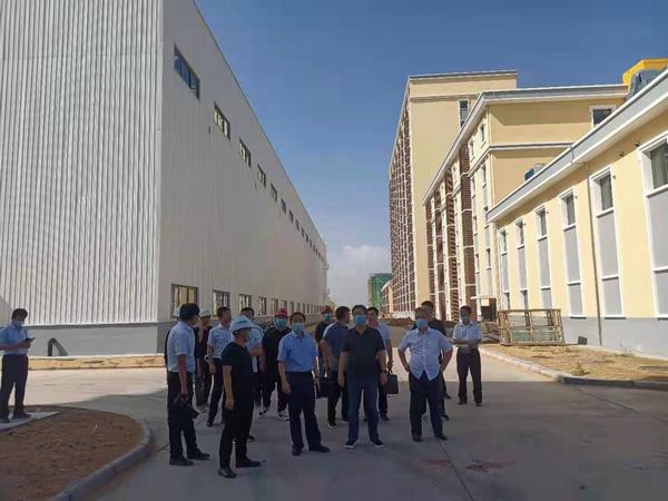 陜煤集團(tuán)鐵流集團(tuán)紀(jì)委書記韓華東一行深入陜煤建設(shè)銅煤公司承建的靖神鐵路孟家灣機(jī)輛中心項目檢查指導(dǎo)工作