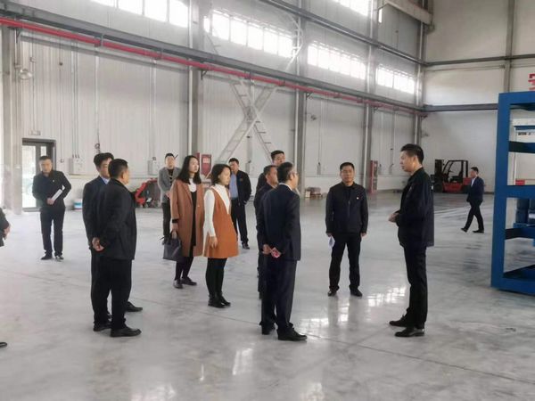 渭南市目標責任考核辦副主任吳磊一行深入陜煤建設天工公司施工的3萬噸/年礦用高分子材料工業化示范項目檢查指導工作