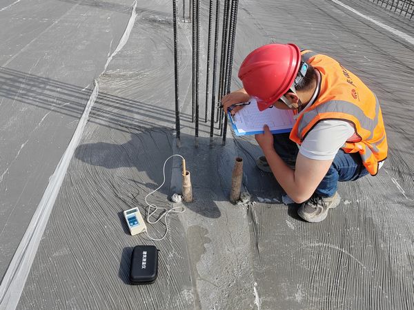陜煤建設天工公司新疆第一項目部:測溫植入新科技 探頭傳遞大數據