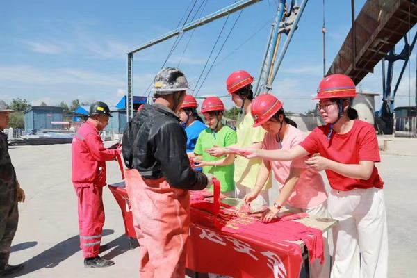 陜煤建設礦建二公司:工會服務無大小,一舉一動暖人心