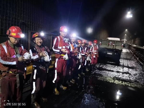 陜煤建設煤礦運營服務分公司:平安端午 “粽”情重義