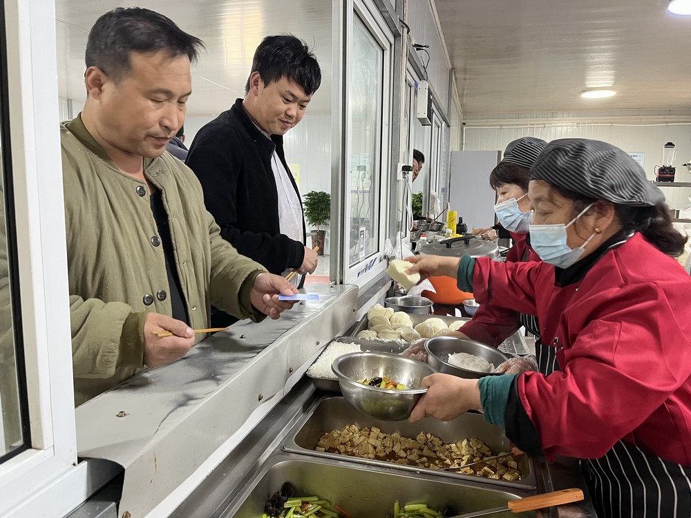 陜煤建設(shè)礦建三公司:冬季施工“有溫度”,后勤保障“暖人心”