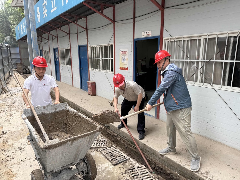 陜煤建設韓城分公司土建二項目部:黨團攜手,筑牢雨季安全防線