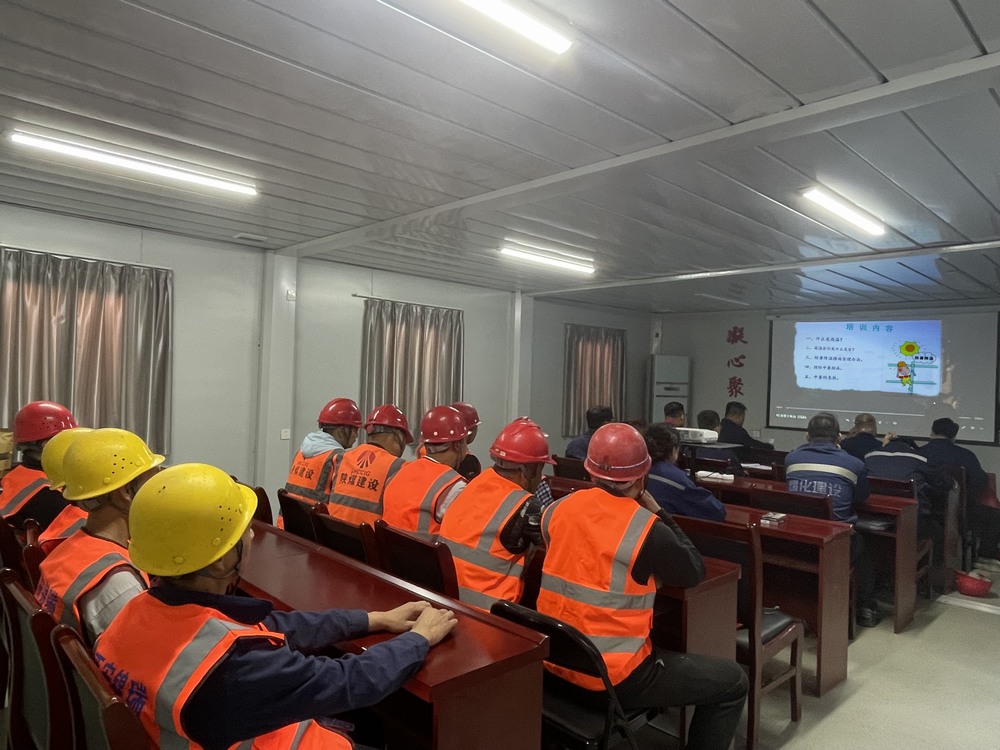 陜煤建設韓城分公司土建六項目部:高溫“烤”驗下,工會“涼”策護平安