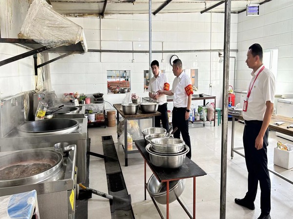 陜煤建設煤礦運營服務分公司:職工代表巡視為生產安全“把診問脈”