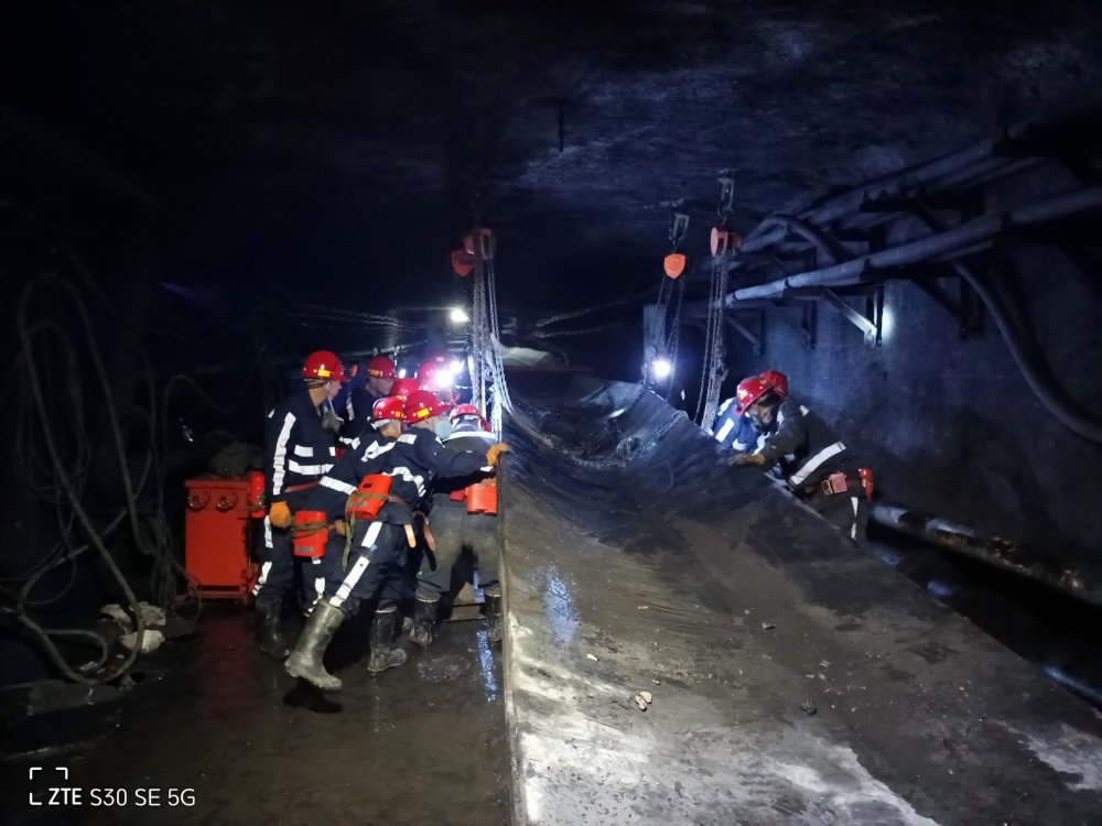 班班聯(lián)動、環(huán)環(huán)相扣！陜煤建設韓城分公司張家峁項目部“雙一流”班組打造安全生產(chǎn)“動態(tài)防護鏈”