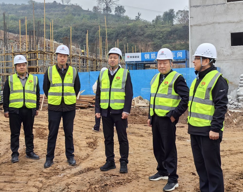 陜西省煤層氣公司總工程師熊鵬輝一行深入王峰煤礦瓦斯綜合治理項目現場調研指導工作
