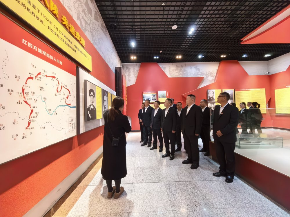 陜煤建設漢中分公司開展“傳承紅色基因 勇擔建設使命”主題黨日活動